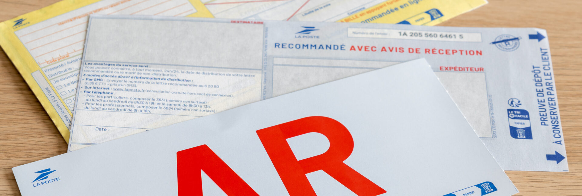 Une lettre recommandée non réclamée ne fait pas courir le délai de préavis d’un congé de bail. Explications et conseils pratiques pour propriétaires et locataires.
